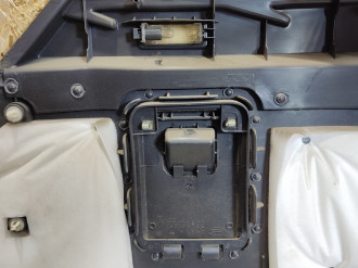 Обшивка багажника правая Land rover Range rover sport 2005-2012