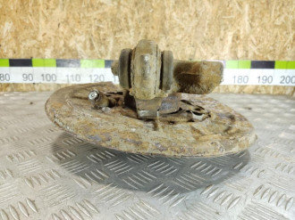 Кулак задний правый Land rover Range rover sport 2005-2012