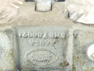 Петля багажника правая Land rover Discovery 3 2004-2009