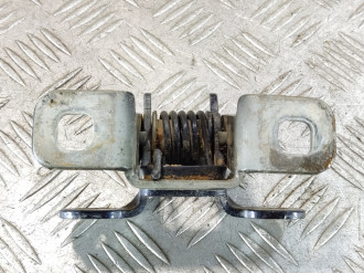 Петля багажника левая Land rover Discovery 3 2004-2009