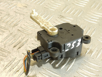 Моторчик заслонки отопителя Land rover Discovery 3 2004-2009