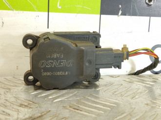 Моторчик заслонки отопителя Land rover Discovery 3 2004-2009