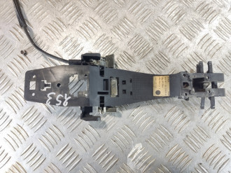Кронштейн ручки передней правой Land rover Discovery 3 2004-2009