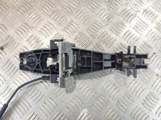 Кронштейн ручки передней правой Land rover Discovery 3 2004-2009