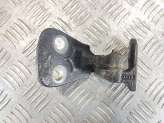 Петля двери задней правой верхняя Land rover Discovery 3 2004-2009