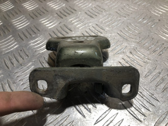 Петля двери задней правой нижняя Land rover Freelander 1998-2006
