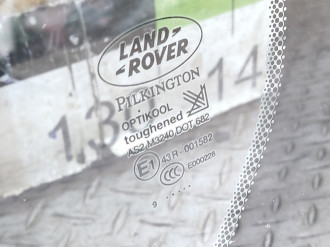 Стекло кузовное глухое заднее левое Land rover Discovery 4 2009-2016