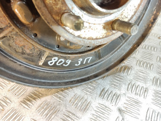 Кулак задний правый Land rover Discovery 4 2009-2016