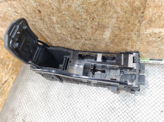 Подлокотник Land rover Range rover iv 2013-2021