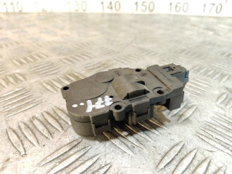 Моторчик заслонки отопителя Land rover Range rover iv 2013-2021