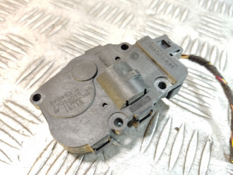Моторчик заслонки отопителя Land rover Range rover iv 2013-2021