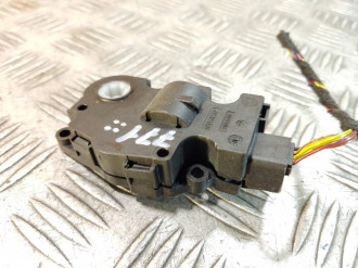 Моторчик заслонки отопителя Land rover Range rover iv 2013-2021