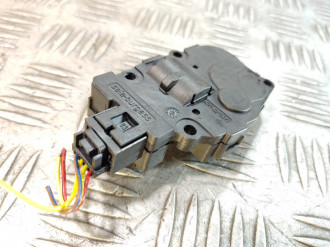 Моторчик заслонки отопителя Land rover Range rover iv 2013-2021