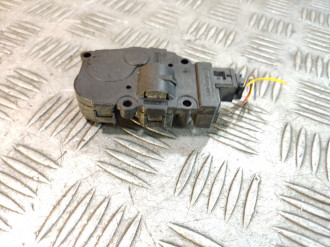 Моторчик заслонки отопителя Land rover Range rover iv 2013-2021