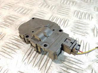 Моторчик заслонки отопителя Land rover Range rover iv 2013-2021