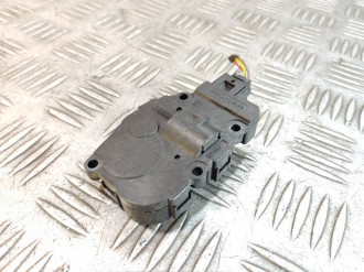 Моторчик заслонки отопителя Land rover Range rover iv 2013-2021