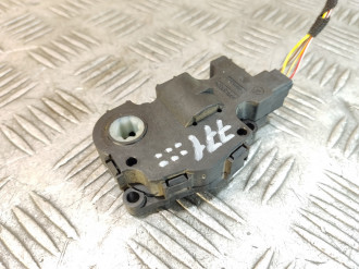 Моторчик заслонки отопителя Land rover Range rover iv 2013-2021