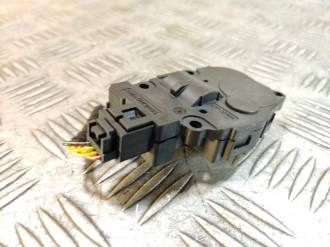 Моторчик заслонки отопителя Land rover Range rover iv 2013-2021