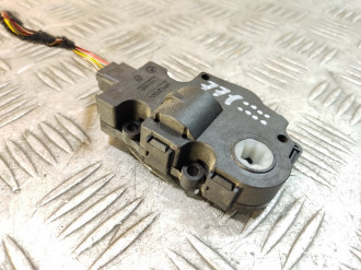 Моторчик заслонки отопителя Land rover Range rover iv 2013-2021