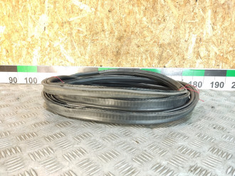 Уплотнитель багажника Land rover Range rover iv 2013-2021