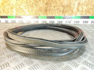 Уплотнитель багажника Land rover Range rover iv 2013-2021