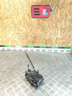 Доводчик Land rover Range rover iv 2013-2021