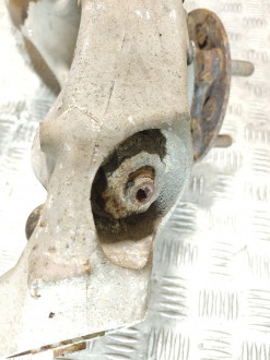 Кулак поворотный передний левый Land rover Range rover iv 2013-2021