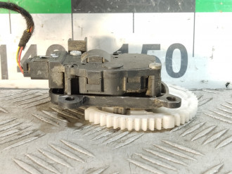 Моторчик заслонки отопителя Land rover Range rover iv 2013-2021