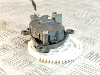 Моторчик заслонки отопителя Land rover Range rover iv 2013-2021