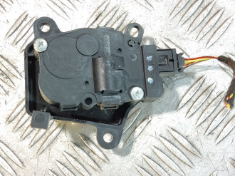Моторчик заслонки отопителя Land rover Range rover iv 2013-2021