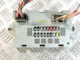 Блок предохранителей на батареи Land rover Range rover iv 2013-2021