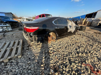 В разборе Lexus Ls 2006-2017