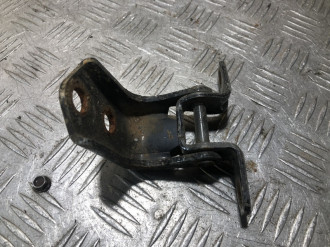 Петля двери передней правой нижняя Mazda Cx7 2007-2012