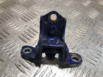 Петля двери задней левой нижняя Mazda Cx7 2007-2012