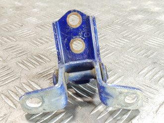 Петля двери задней правой нижняя Mazda Cx7 2007-2012