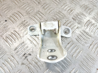 Петля двери задней левой нижняя Mazda Cx7 2007-2012