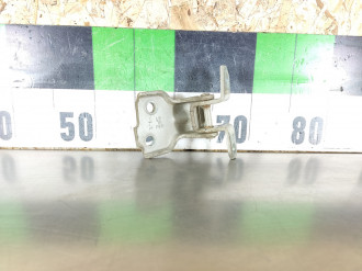 Петля двери передней правой нижняя Mazda Carol 2004-2009