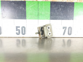 Петля крышки багажника правая Mazda Carol 2004-2009