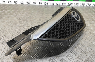 Решетка радиатора Mazda Mpv LW ЛВ