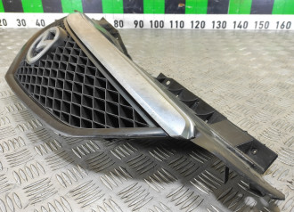 Решетка радиатора Mazda Mpv LW ЛВ