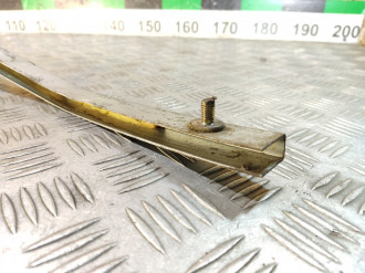 Направляющая стекла Mazda 323 1994-1998