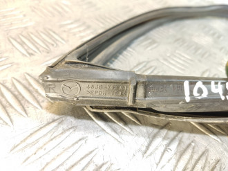 Уплотнитель стекла двери пер. правый Mazda 5 CR