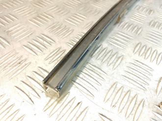 Направляющая стекла Mazda 5 CR