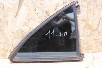 Стекло двери задней правой форточка S 221