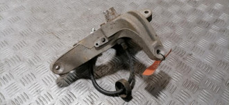 Кулак задний левый S 221