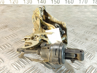 Замок двери задней левой E 210