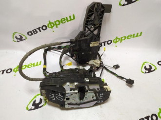 Замок двери передней правой S 221