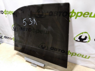 Стекло двери задней левой C 202