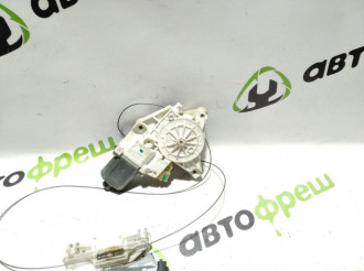 Моторчик стеклоподъемника левый задний Ml 164