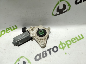 Моторчик стеклоподъемника левый передний S 221